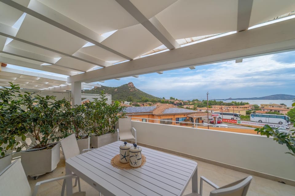 View (from property/room), Balcony/Terrace, Balcony/Terrace, Dining area, Sea view