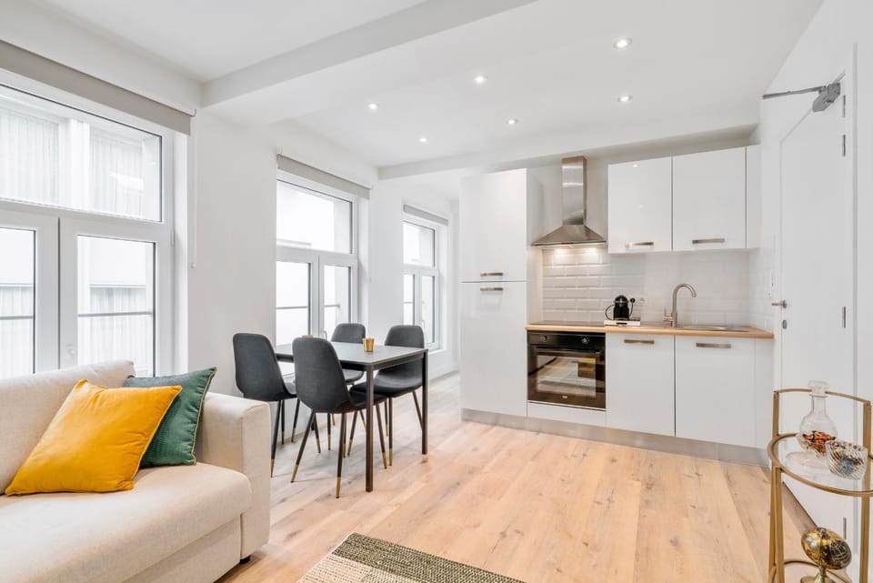 Dining area, kitchen