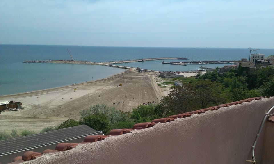 Neighbourhood, Natural landscape, Beach