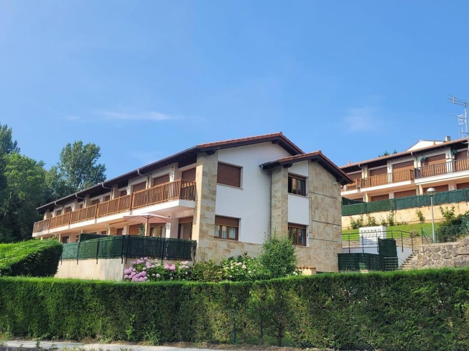 Property building, Facade/entrance