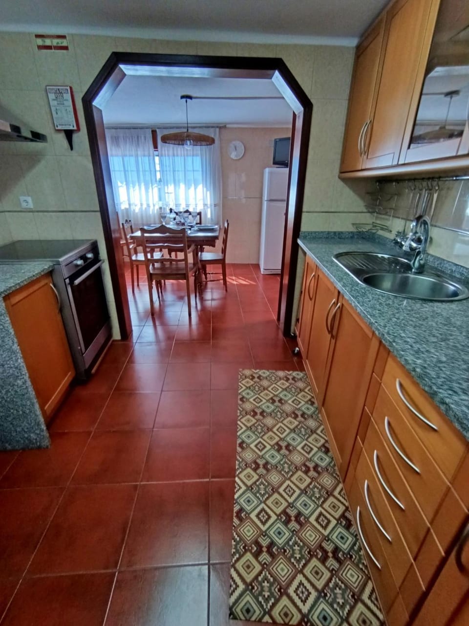 Kitchen or kitchenette, Dining area, oven, stove