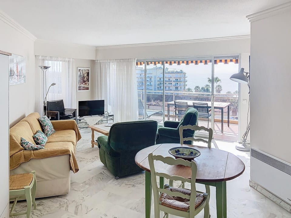 A 2 pas des plages du Midi 300L Apartment in Cannes