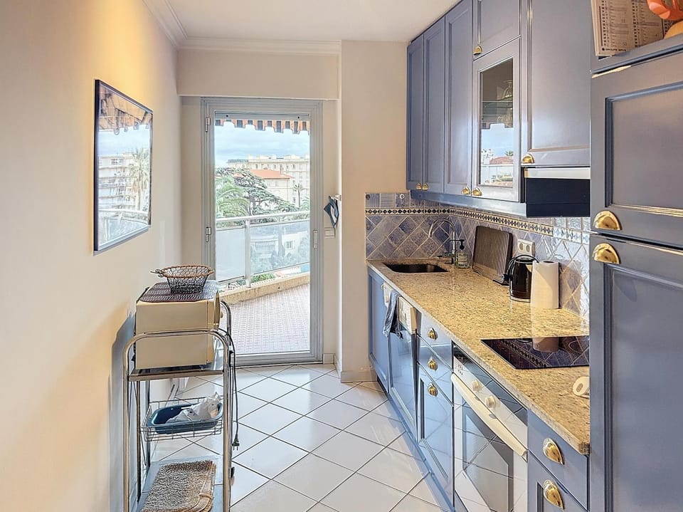 A 2 pas des plages du Midi 300L Apartment in Cannes