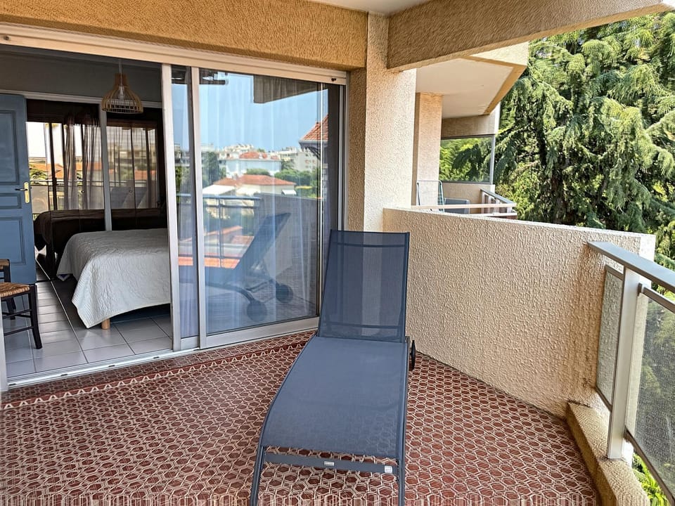 A 2 pas des plages du Midi 300L Apartment in Cannes