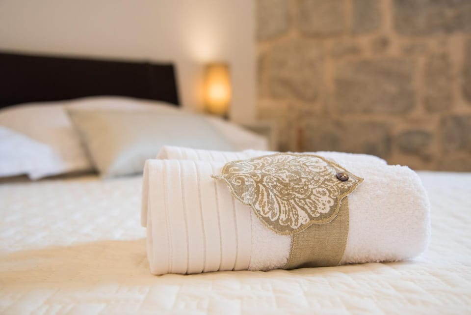 Bed, Decorative detail, Bedroom