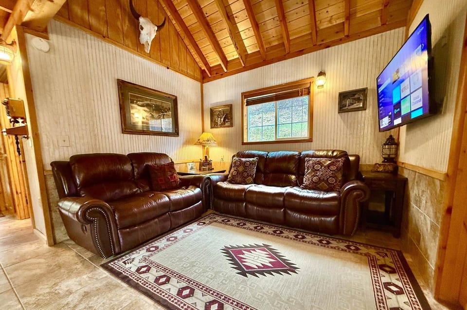 Quiet Canyon Starry Nights HappyOurs Ranch Bunk Family Home House in Glendale
