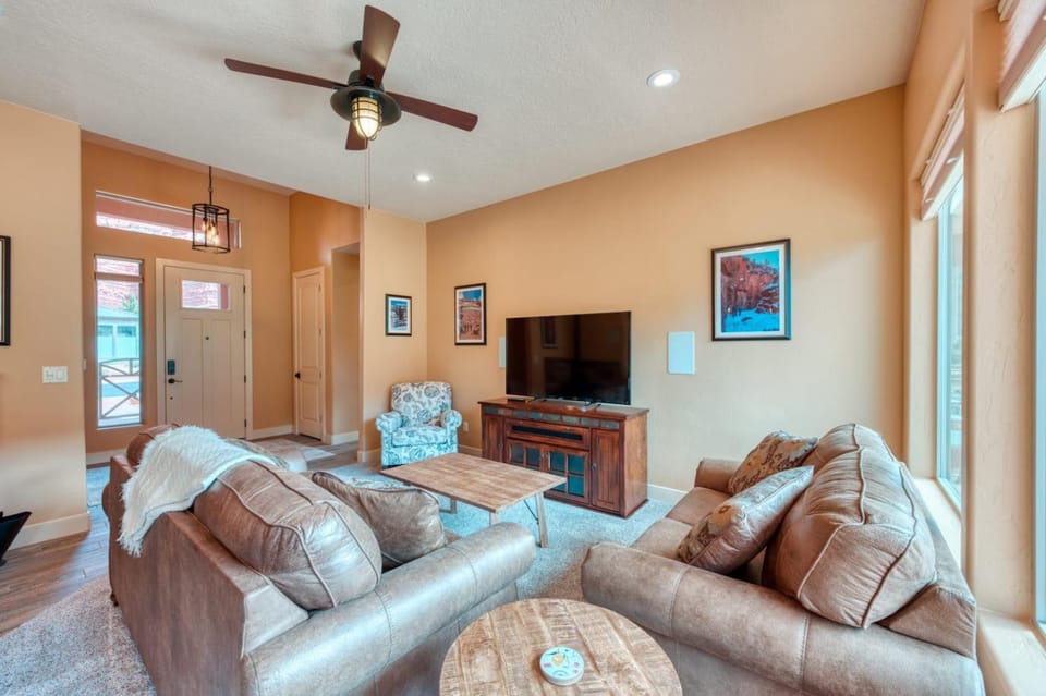 Kanab Hikers' Hideaway Modern Southwest Family Home House in Kanab