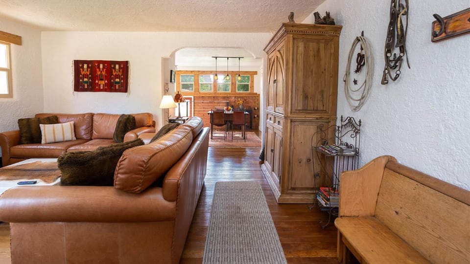 Cozy Historic Family Home in Downtown Kanab Pet Friendly House in Kanab