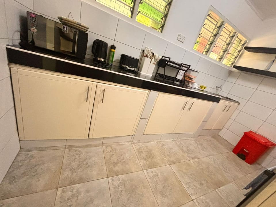 microwave, toaster, kitchen