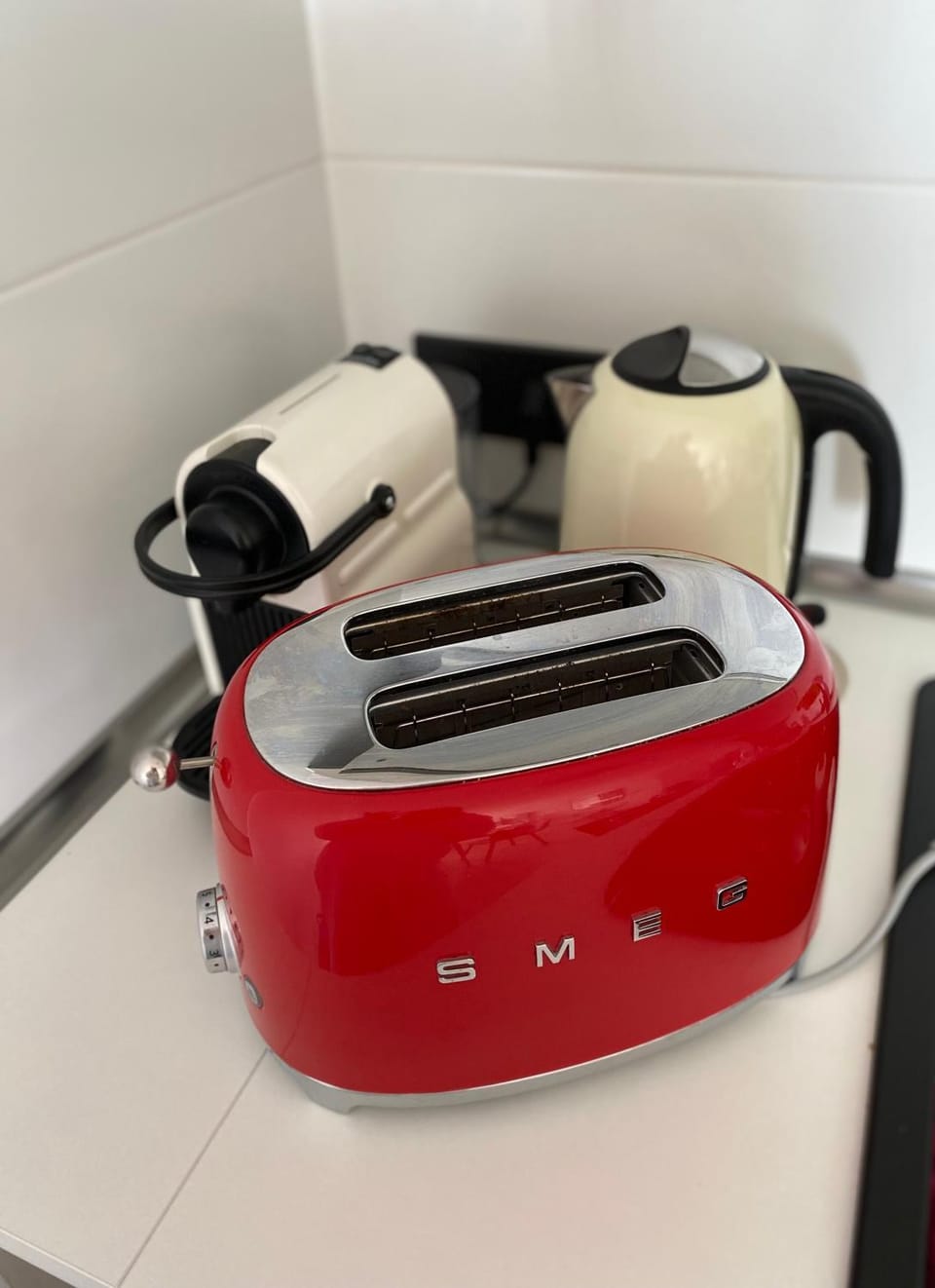 Coffee/tea facilities, toaster
