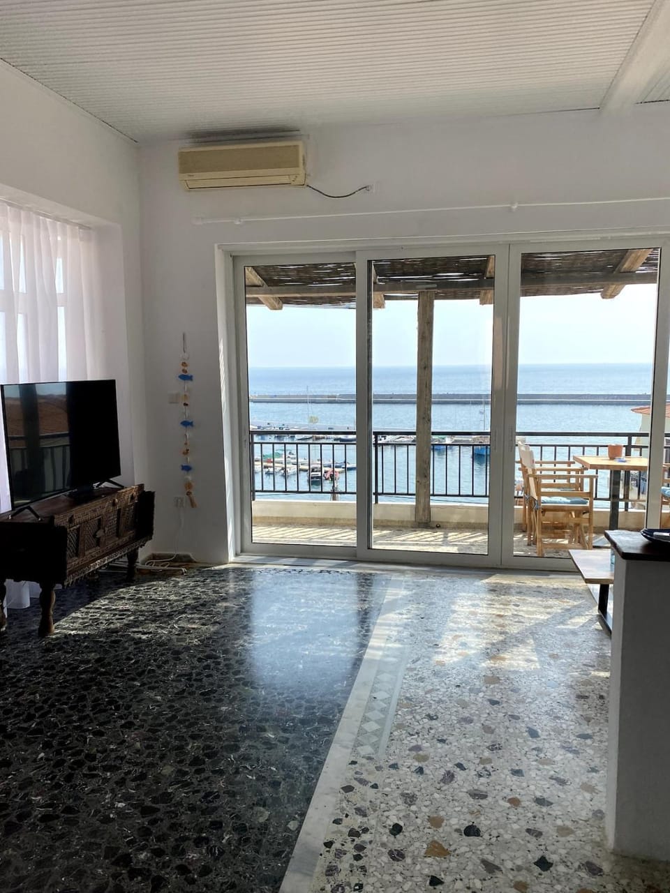 Communal lounge/ TV room, View (from property/room), Balcony/Terrace, Seating area, Sea view