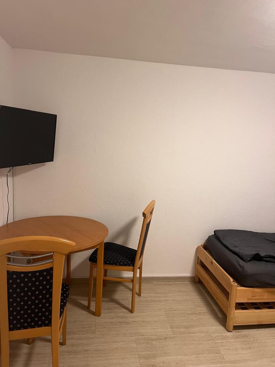 NR 2 EG 3 ZKB für Firmen und Familien Apartment in Kassel