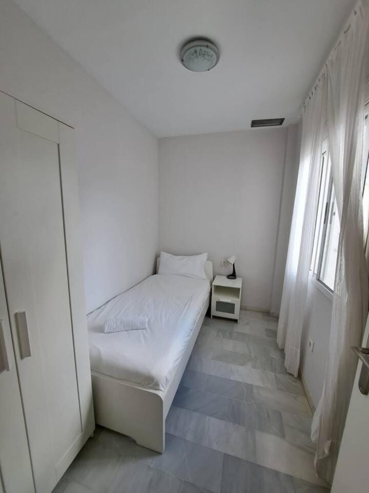 Selecta Apto con dos dormitorios en patio tradicional Apartment in Seville