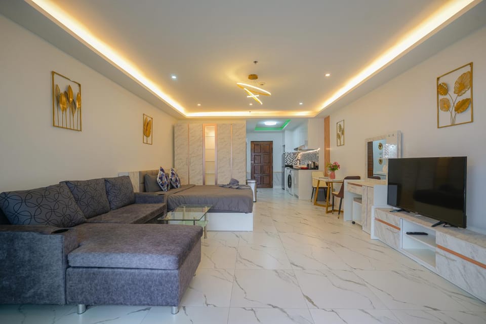 Communal lounge/ TV room, TV and multimedia, Living room, Seating area, Evening entertainment