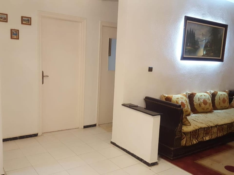 Appartement Familial en Face le Stade Ibn Batouta Tanger Apartment in Tangier