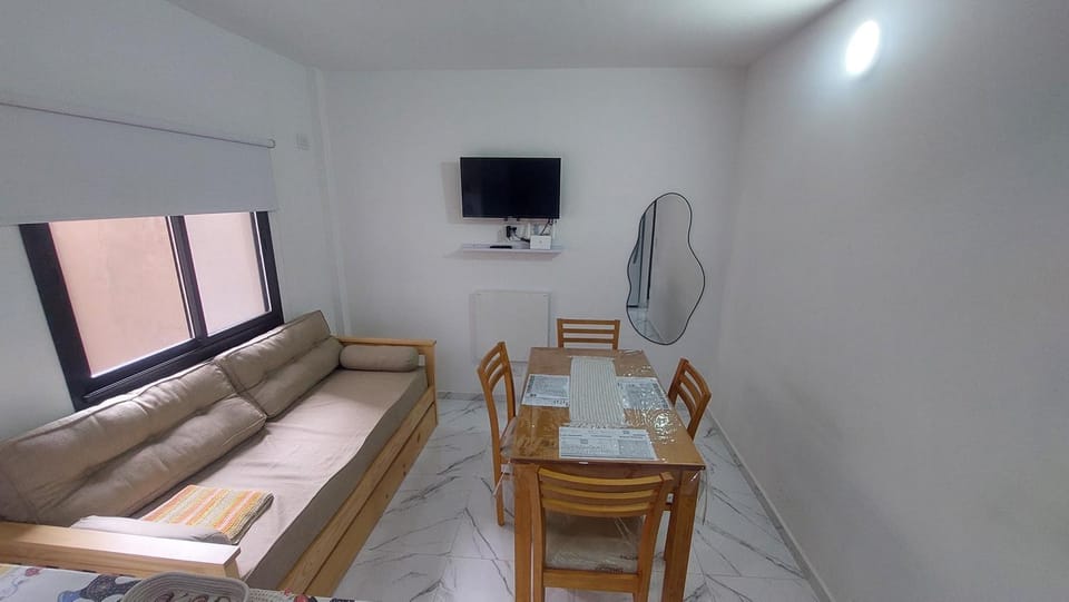 TV and multimedia, Living room, Dining area