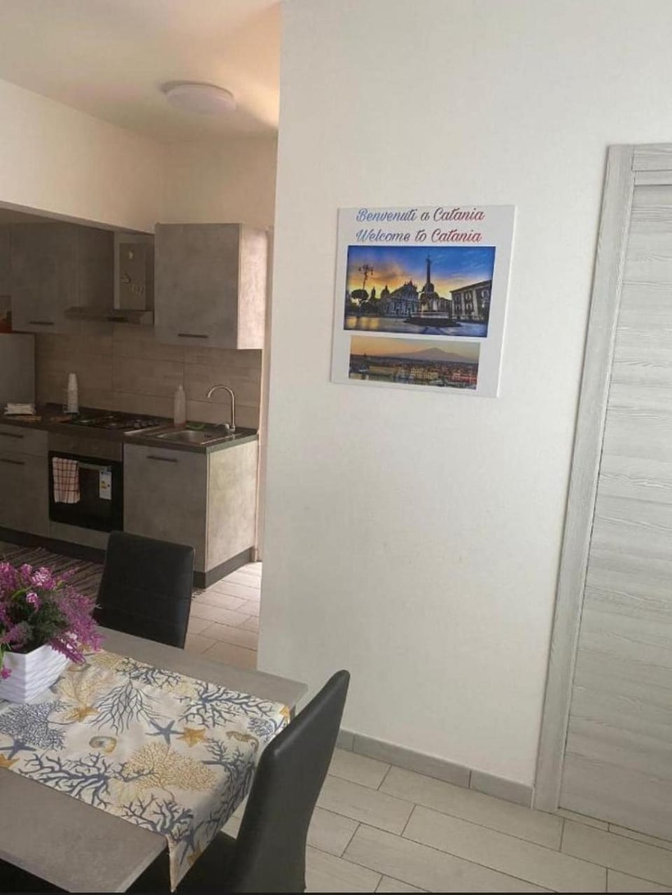 Kitchen or kitchenette, Dining area, oven, pet friendly, stove