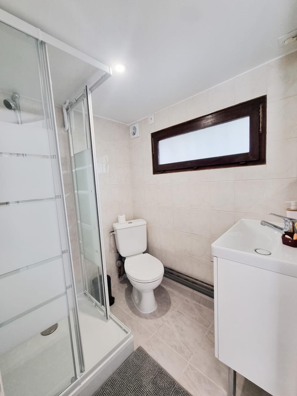 Shower, Toilet, Bathroom