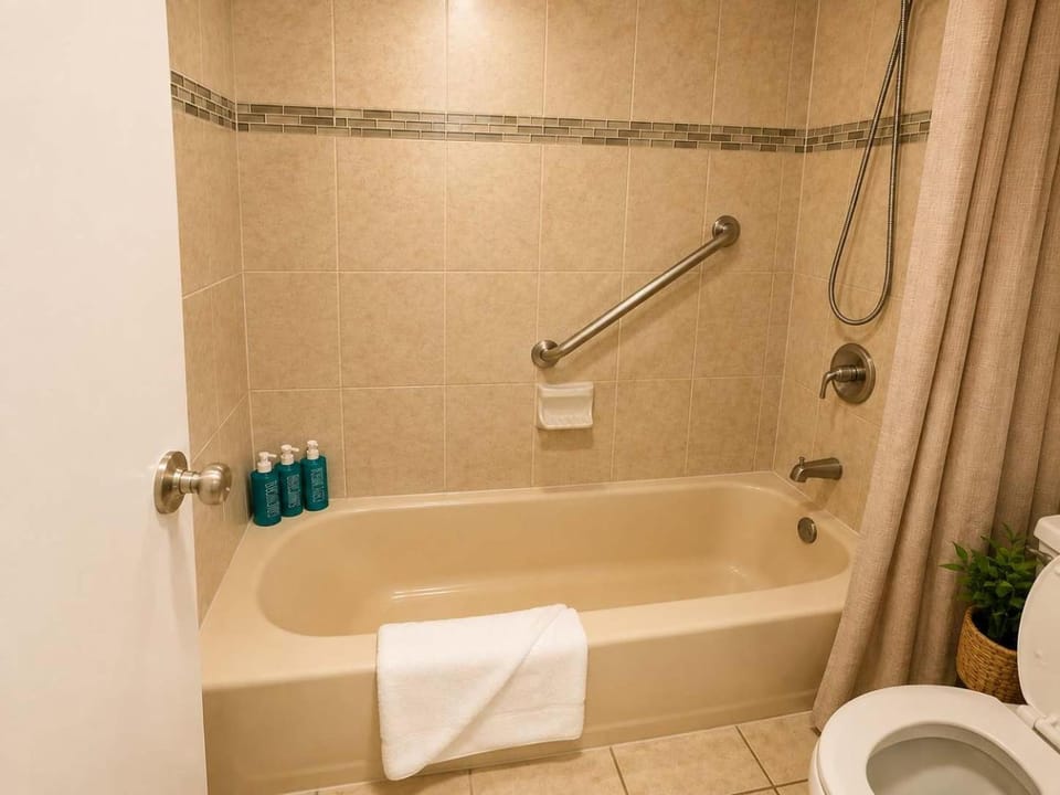 ESJ Towers Studio- Beach Access Apartment in Carolina