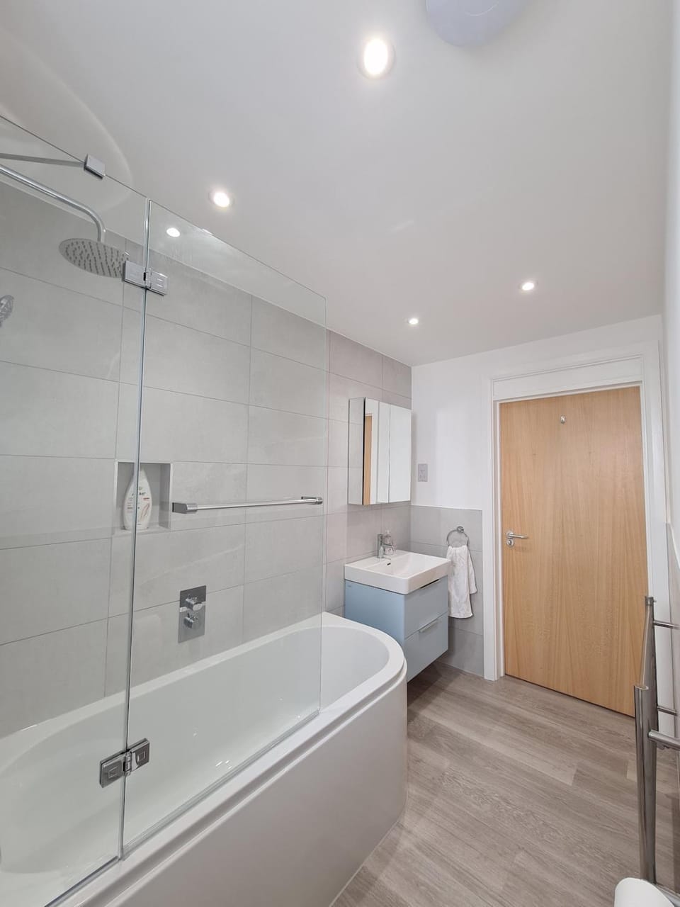Modern Cambridge Flat-Easy A14 Access and City Links Apartment in Cambridge