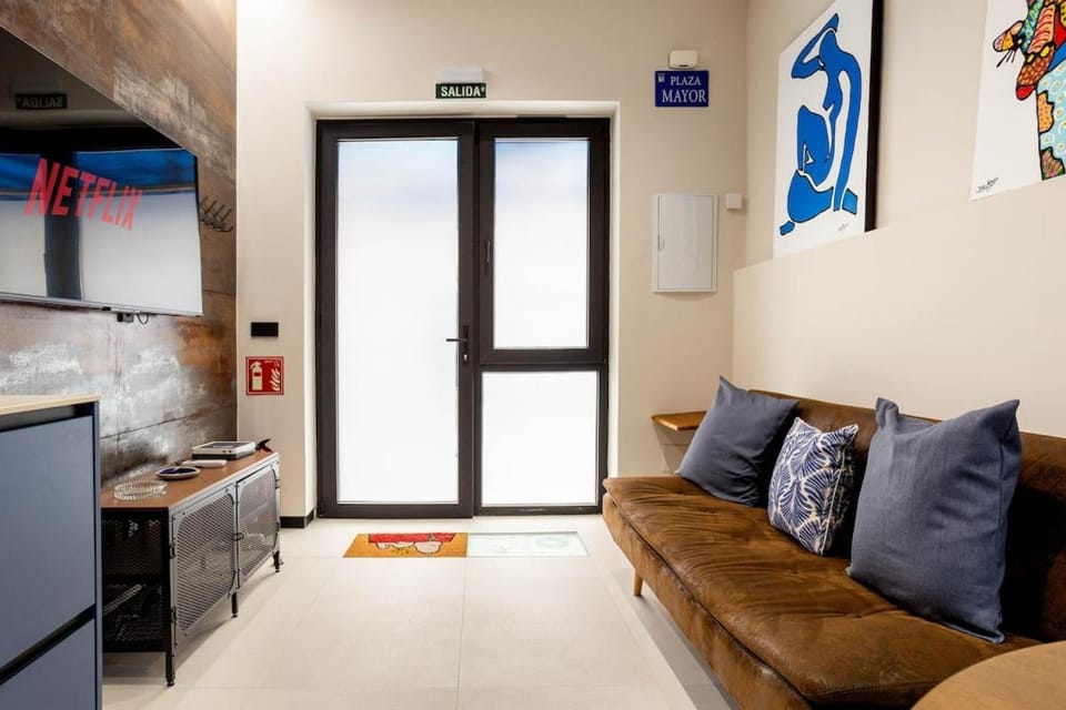 TV and multimedia, Living room, Seating area