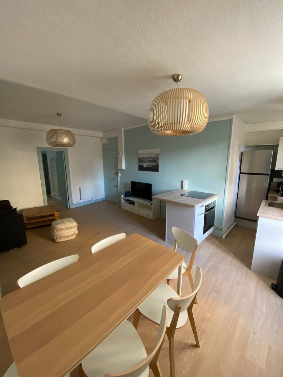 Kitchen or kitchenette, Seating area