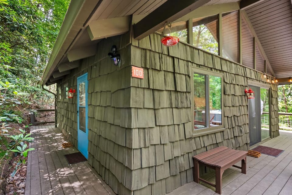 Woodhaven Cabin Sauna & Hot tub Cabin in Asheville