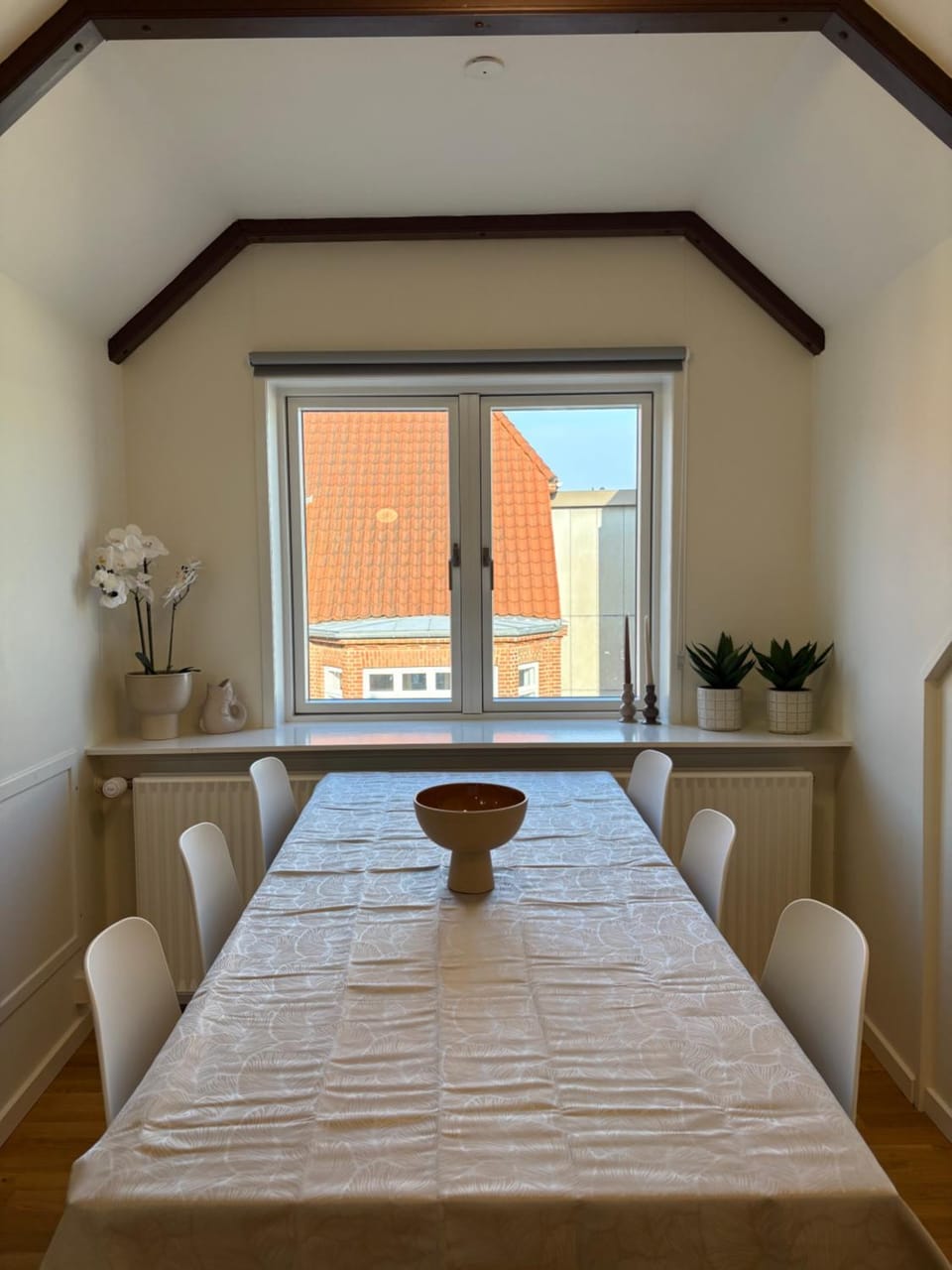 Dining area, Street view
