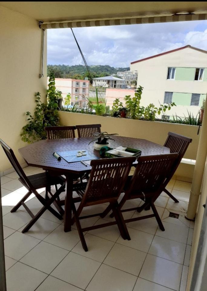 T4 spacieux et lumineux au cœur du Robert Apartment in Martinique