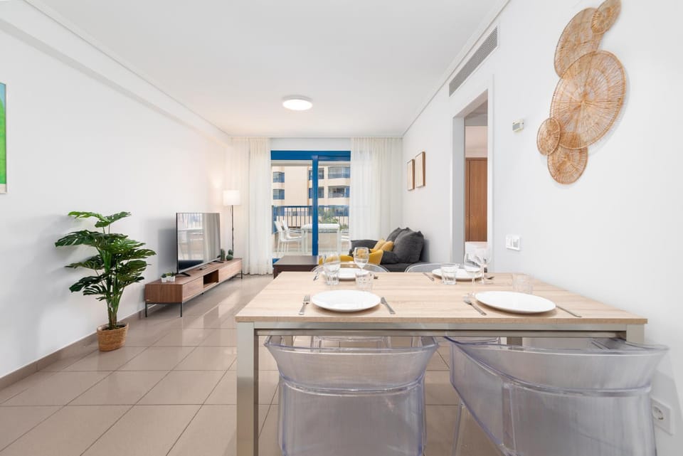 Living room, Dining area
