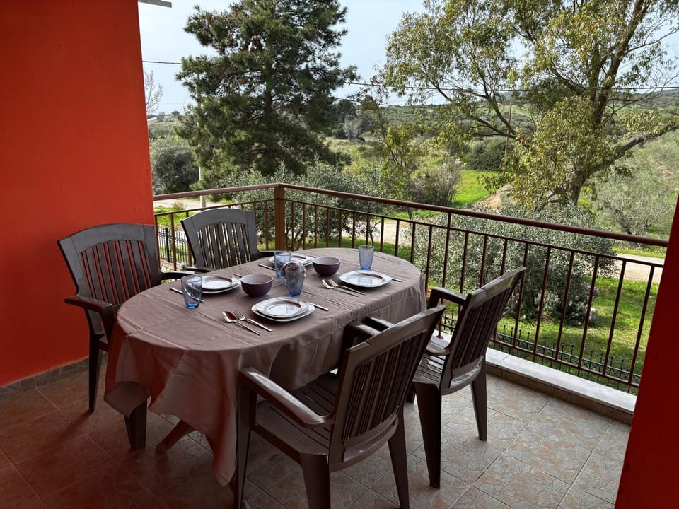 View (from property/room), Balcony/Terrace, Garden view, Mountain view, Street view, Quiet street view