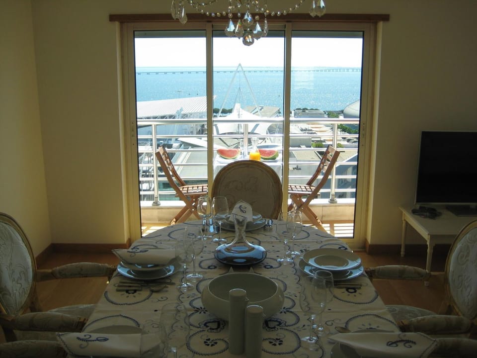 Library, TV and multimedia, Balcony/Terrace, Living room, Dining area, River view, Sea view, internet, air conditioner