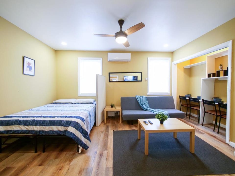 Living room, Bedroom