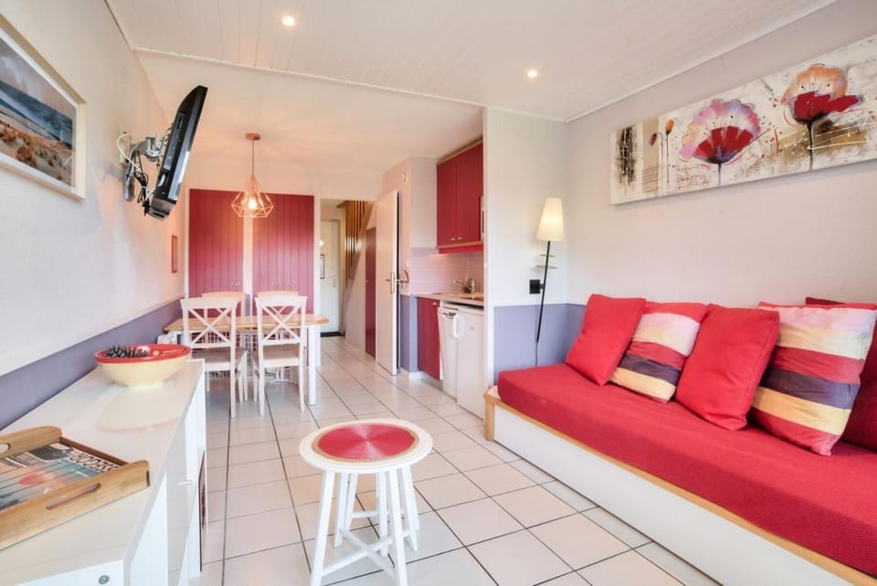 Bed, kitchen