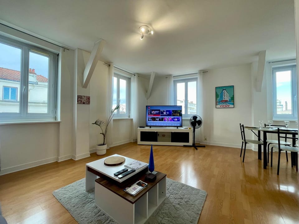 Communal lounge/ TV room, TV and multimedia