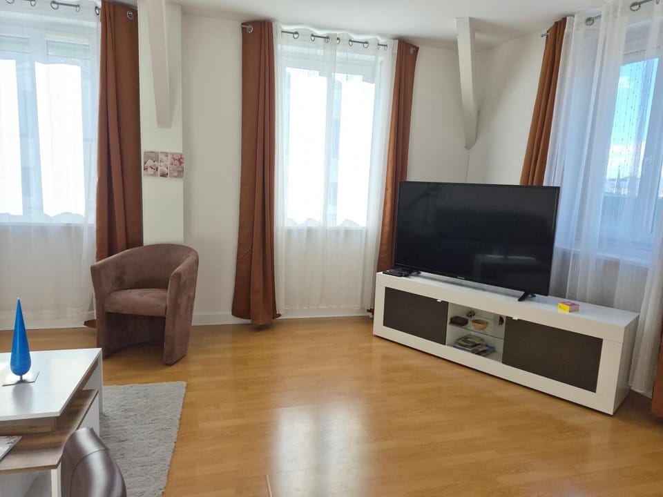 TV and multimedia, Living room