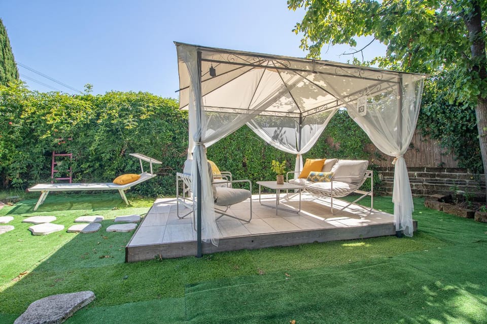 Patio, Day, Garden, Garden view, Pool view, sunbed