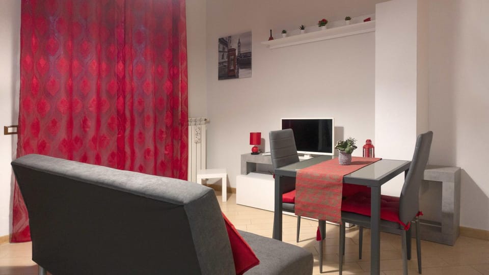 TV and multimedia, Living room, Seating area, Dining area, Breakfast