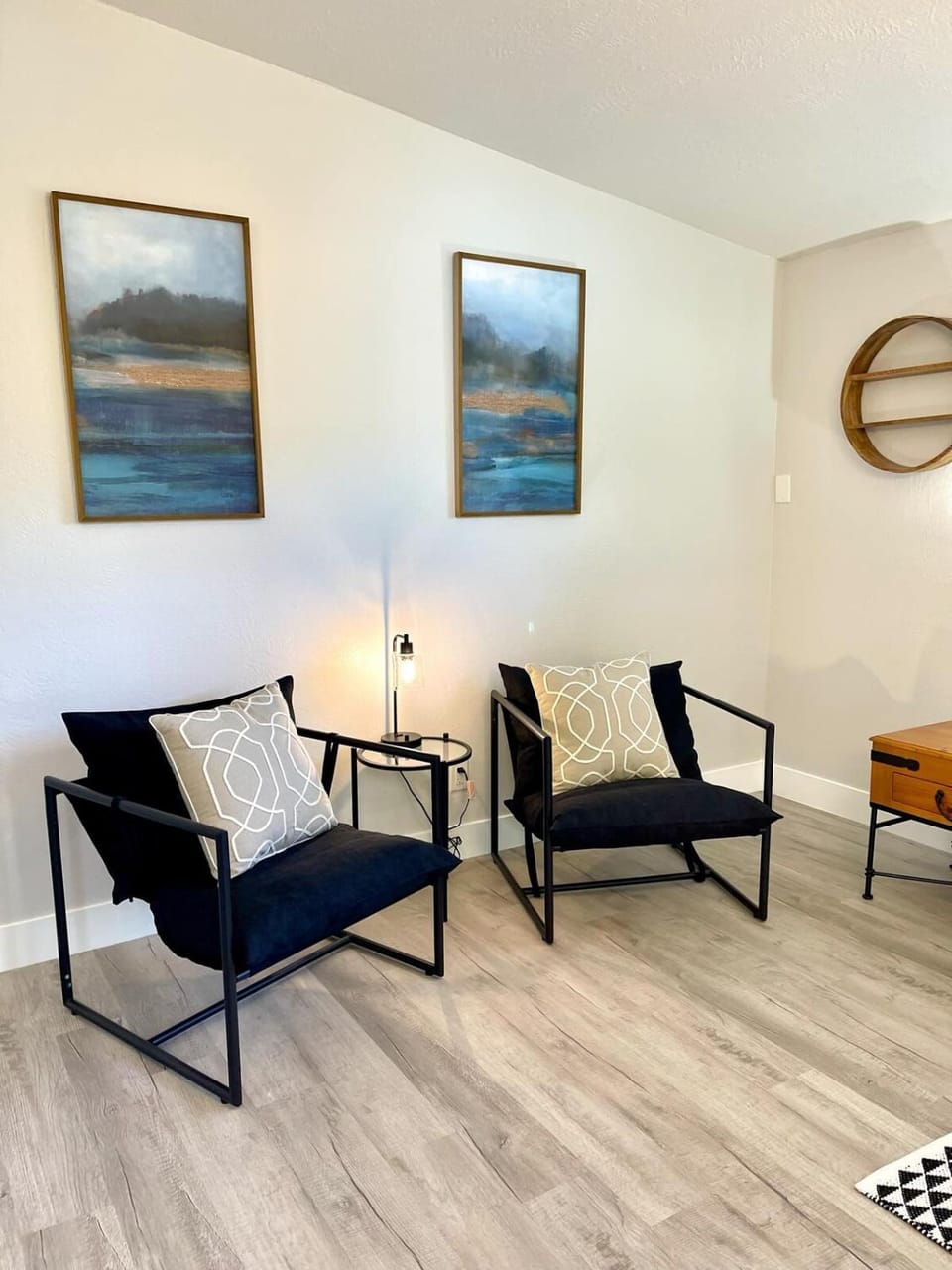 Living room, Seating area