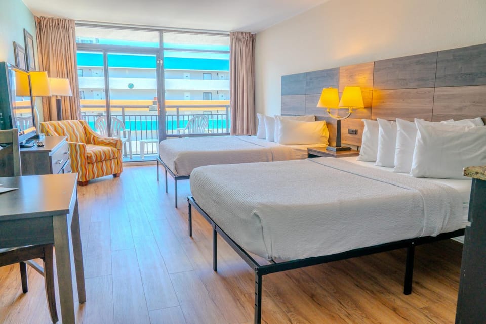 Cozy Double Queen Suite for 4! Landmark 1410 House in Myrtle Beach
