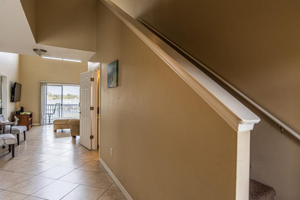 Rivers Edge Retreat on Crystal River with Pool House in Crystal River