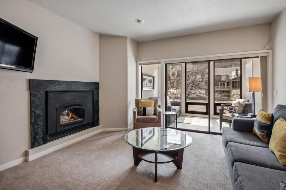 Winter Getaway in the Rockies Apartment in Avon