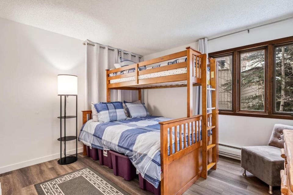 Bed, Bedroom, bunk bed