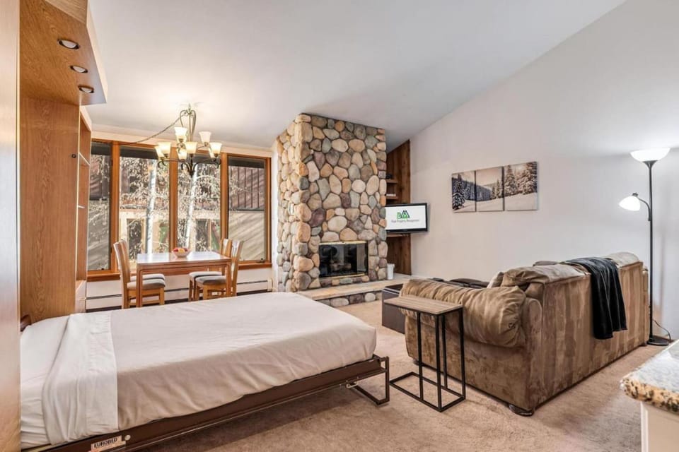 Downtown Vail Village Perfect Location Fireplace House in Vail