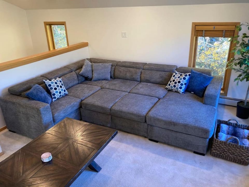 Sunny Vail Mountainside Getaway Amazing Location House in Vail