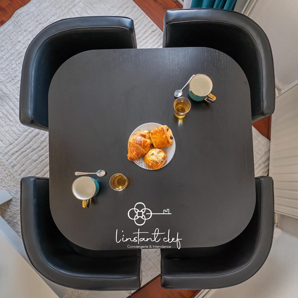 Food and drinks, Dining area, Breakfast