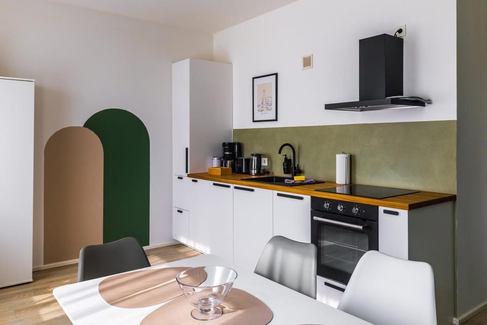 Coffee/tea facilities, Kitchen or kitchenette, Dining area, oven, pet friendly, stove, toaster