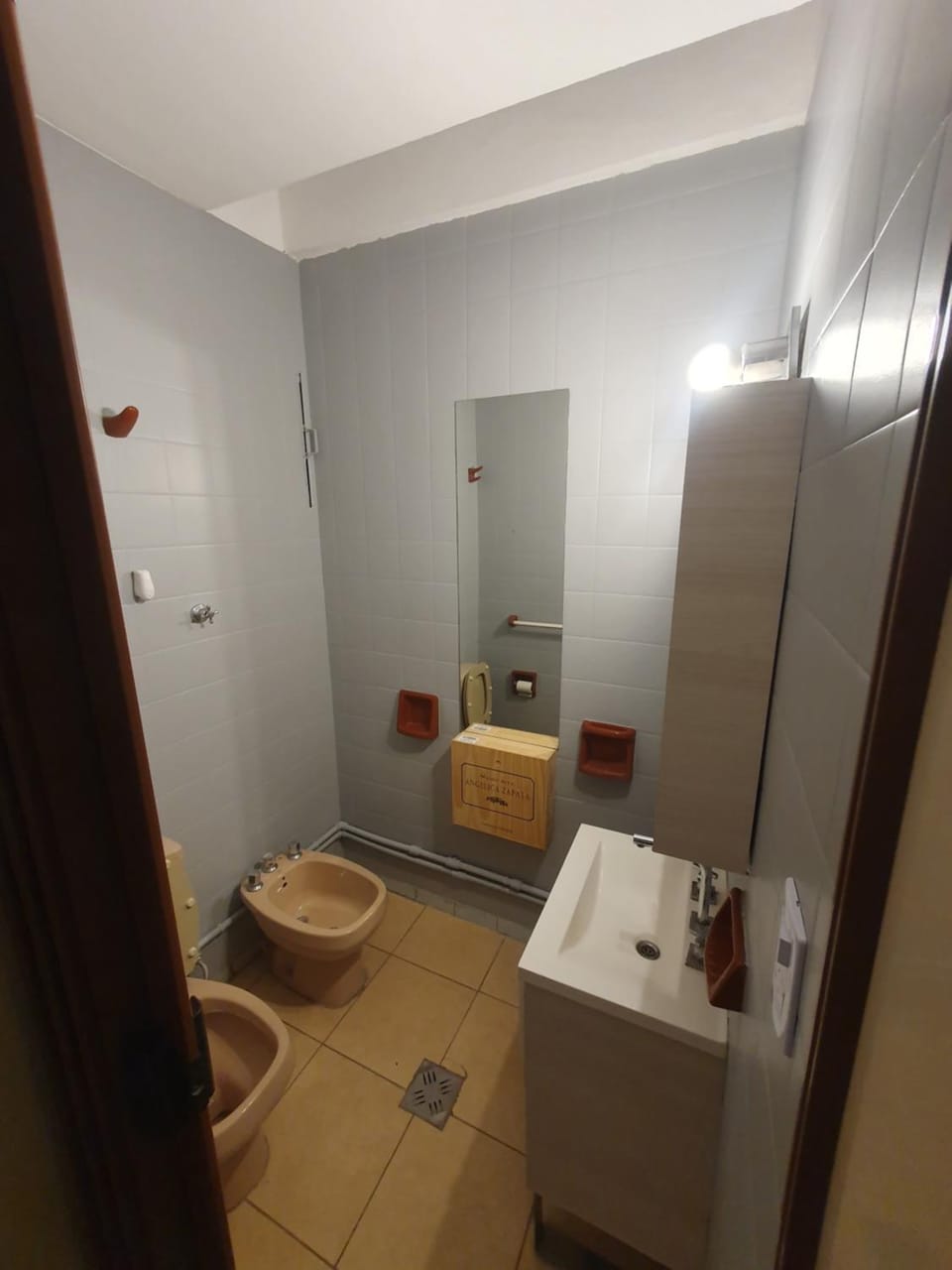 Toilet, Bathroom, bidet, towels