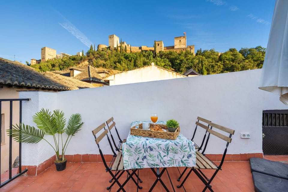 Balcony/Terrace, Landmark view