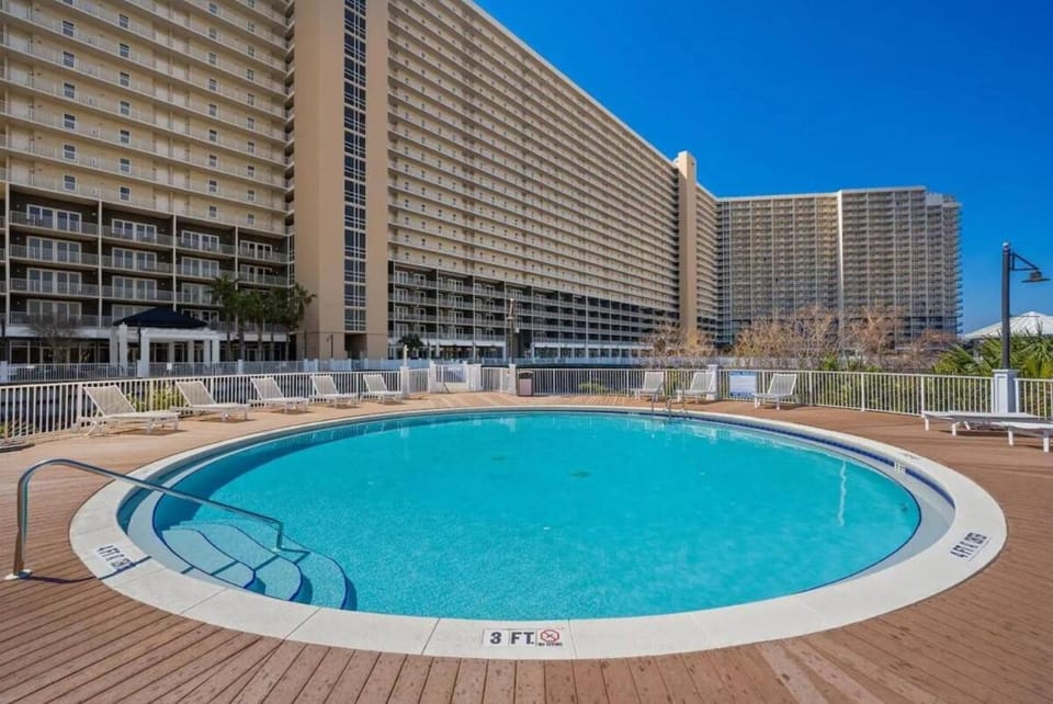 BeachFrnt 2 Hottub 5 Pools Jet Ski Apartment in Panama City Beach